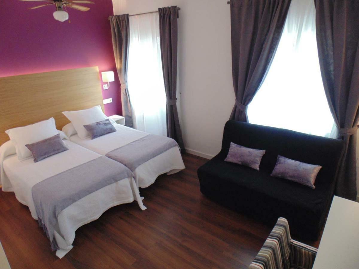 Llorca Hotel Platja de l’Almadrava (Playa de la Almadraba)